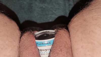 Listen to that pussy clap when the can pops out!