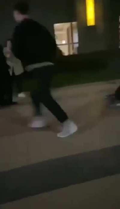 武汉某小区发生献忠事件，疑似一家被杀，慎入