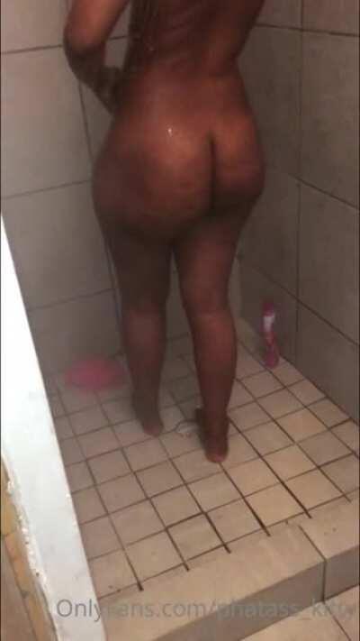 Hit the comments or dms for name some females we just gotta keep low key 🤦‍♂️🤷🏽‍♂️ don’t won’t no bs you heaa mee!