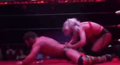 Scarlett using a dildo is just a proof that she's a dominatrix and got the skills to be a pegging queen 