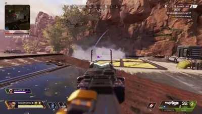 Check out this very unfortunate enemy Loba teleport. Thought I lost her in the smoke