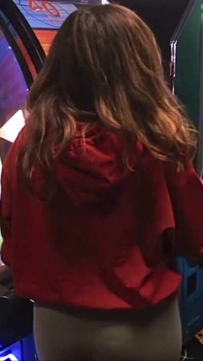 Loving these leggings on her 😩💕