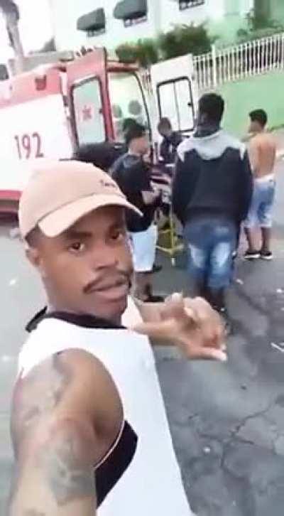 Muca bate o carro a 500 km por hora, greninja um minuto depois