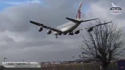 After 2 Go Arounds, 20 Minutes of Holding, watch this Qatar A380 make its final attempt at Landing at London's Heathrow Airport during storm Eunice! [Credits: Big Jet TV]