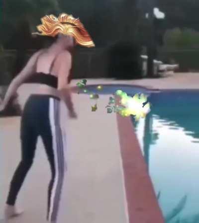 POV: you're warding river and see evelynn for a split second