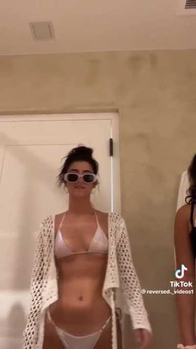 She sexy body in that bikini