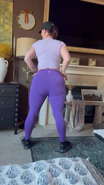 Fat Mature Spandex And Spread