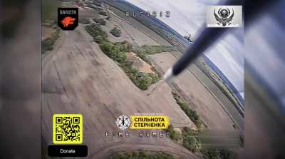 Russian Ka-52 helicopter hunted and attacked by a Ukrainian FPV drone of the SSO unit 