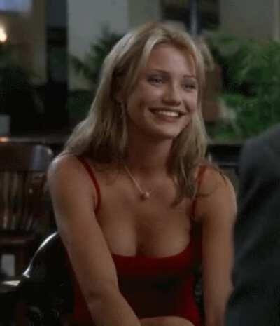 It will be so hard to make an eye contact with Cameron Diaz on a date👀💦