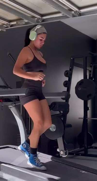 The bounce those beauties 🥵