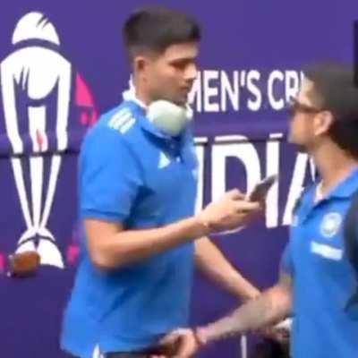 Wicketkeeper caught ball tampering