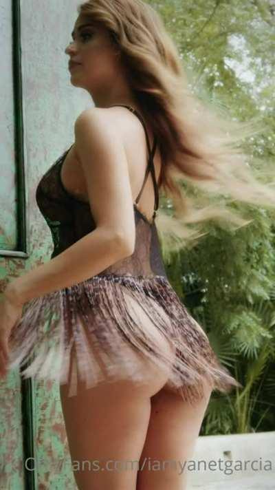 Look at them thighs 🔥