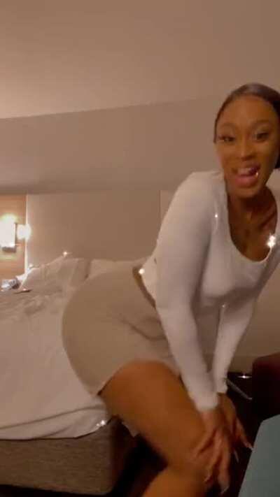 IG Live: Shorty a airhead but that ass phat.