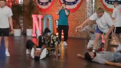 the best but of the new tinder vid...