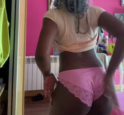 (F19) Be honest: Did you think I was that thicc first?😏