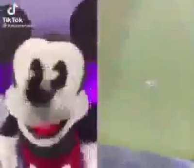 Thats gonna make a big S P L A S H