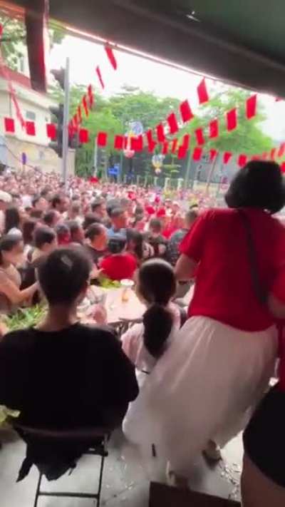 A certified vietnamese hood classic