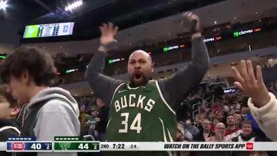 [Highlight] Giannis serves Saben Lee some extra stuffing in the spirit of Thanksgiving with the insane chase down block (call overturned)