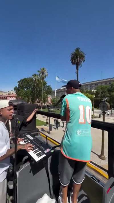 El gobierno de CABA contrato a 