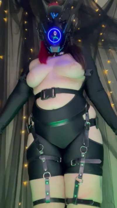 Who wants a curvy robo gf?