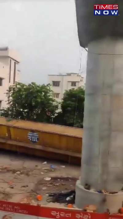 Crane falls due to poorly distributed load during metro construction - India, 22 August 2024