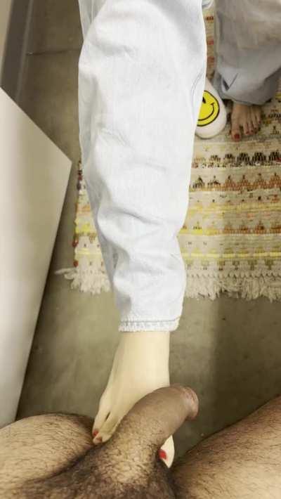 Can I have your 🍆 in my feet whenever I want to?