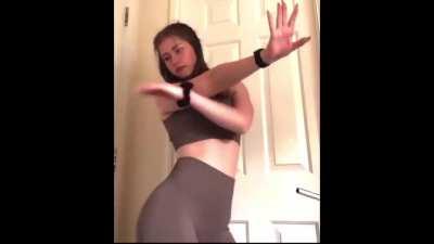 Cringy but Slim THICKy (@mirrormirror.004)