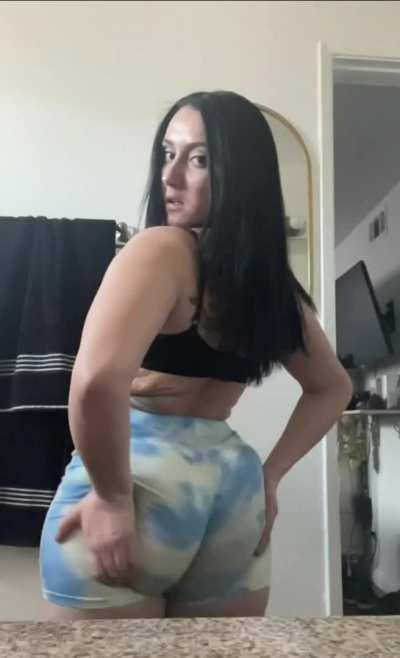 want to eat this ass