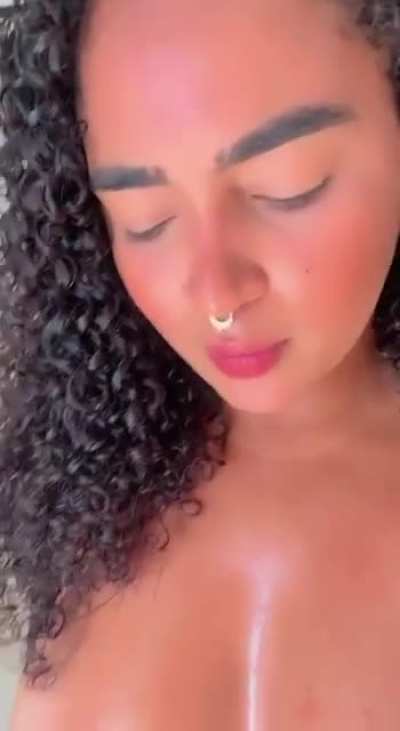 Alguém sabe o nome dela ??