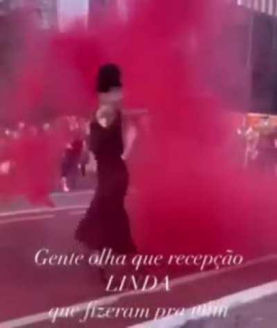 É agora que o Bozo renuncia! 😜