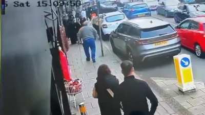 Two men attempt to kidnap a young girl in Birmingham UK on Saturday but she is able to fight them off and escape