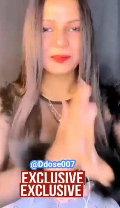 #TiktokerNudeWithFace🤳 🥵Checkout Famous Tiktoker NUDE for first time ever🔴 Showing her Boobs after Huge Gifting💝🎁 11Min+ Video !! Don't Miss 🥰🔥