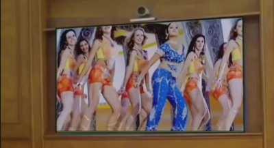 🤭😁😨😆😳😀😝😰🤔😝