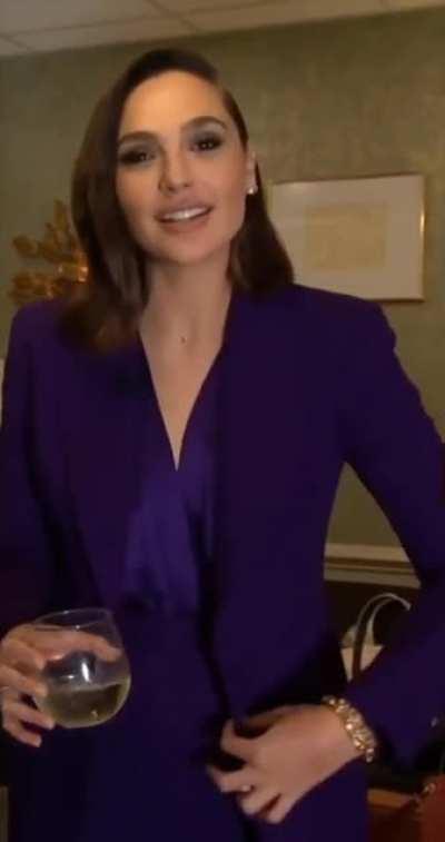 What would you do with a drunk milf like Gal Gadot ?