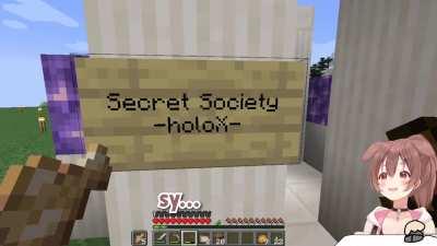 Korone Tries To Read 