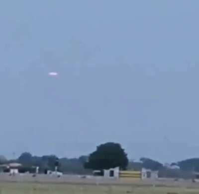 UFO seen yesterday (Sept. 10th) in Venezuela [Not OC]