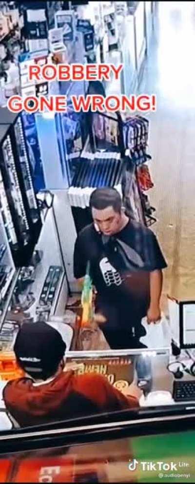 Robo armado se retrasa