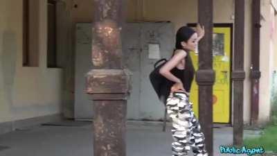 How Rae Lil Black does travel