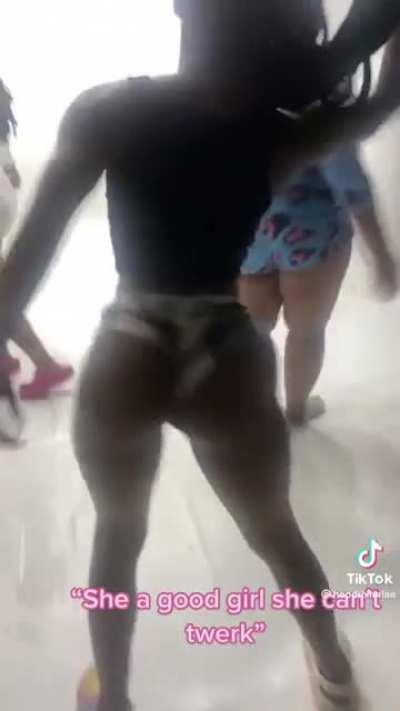 Her shit swimming 🐬