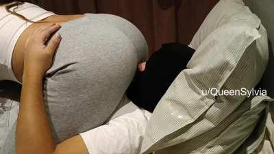 Bombarding his face with stinky farts 😫