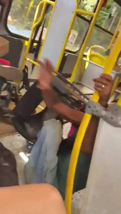 Tenho uma ideia de investimento: Rinha de cadeirante. Parece um mercado promissor