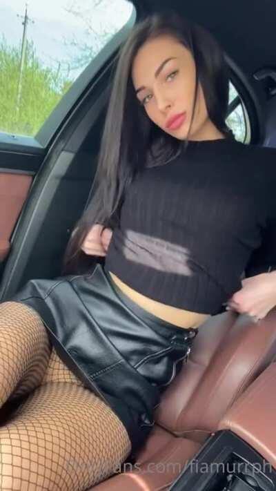 She got on da red bottoms