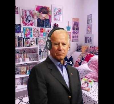 Joe Biden and Donald Trump talk about Komi Manga