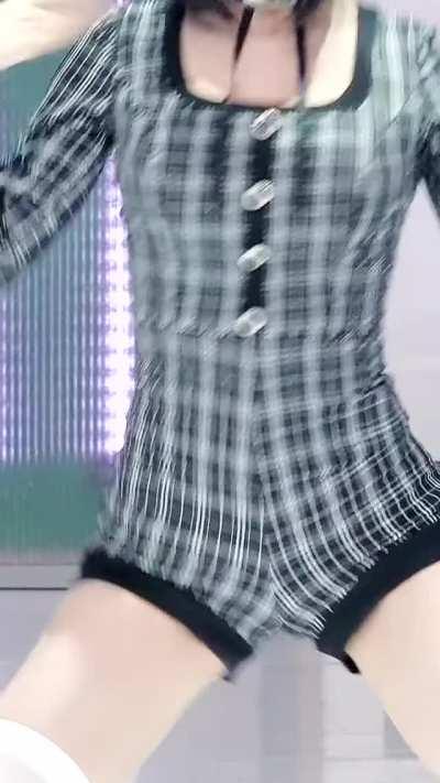 Momo - b&w checkered icsm outfit, 201029