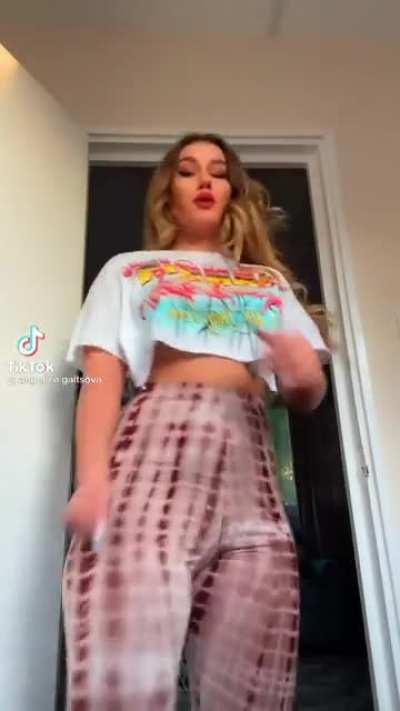 Soft & Jiggly No.248 😍🍑