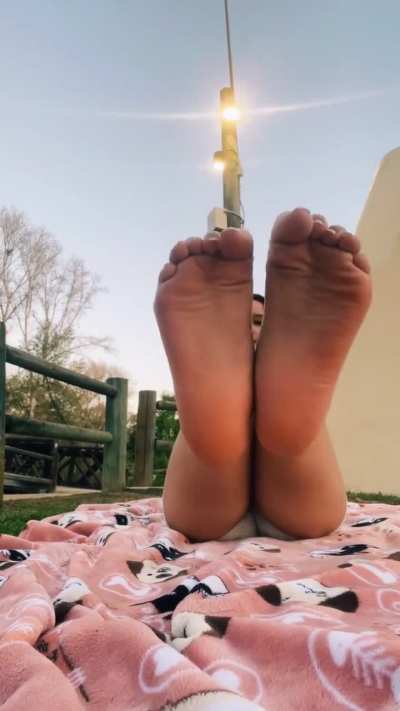 Rate my soft Latina sole and toes
