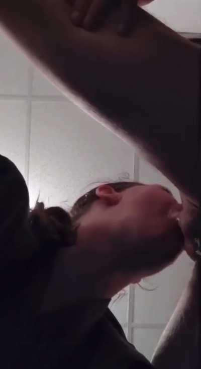 I DARE you to find me a better deepthroat video… this is the greatest EVER.