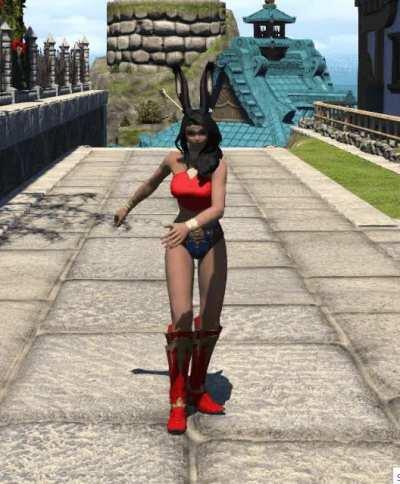 Wonder Woman transforms from casual to Hero ^.^