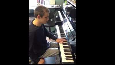 How a blind pianist 