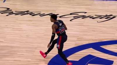 [Highlight] Ivey's shot to win the game painfully rims out after being halfway in